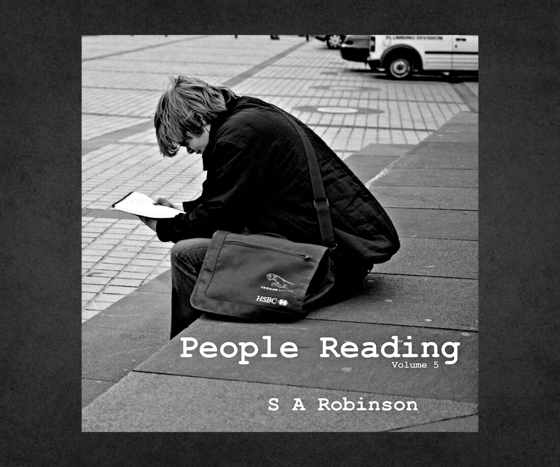 People Reading Volume 5 Simon Robinson